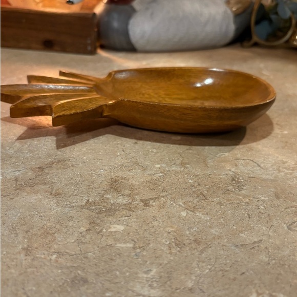 Wooden Pineapple Shaped Bowl made in Philippines - Picture 5 of 9